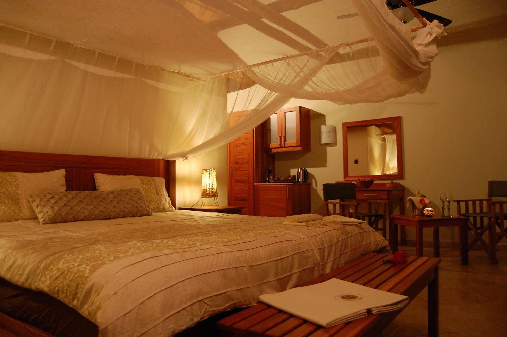 Kubu Safari Lodge Hoedspruit Exteriör bild